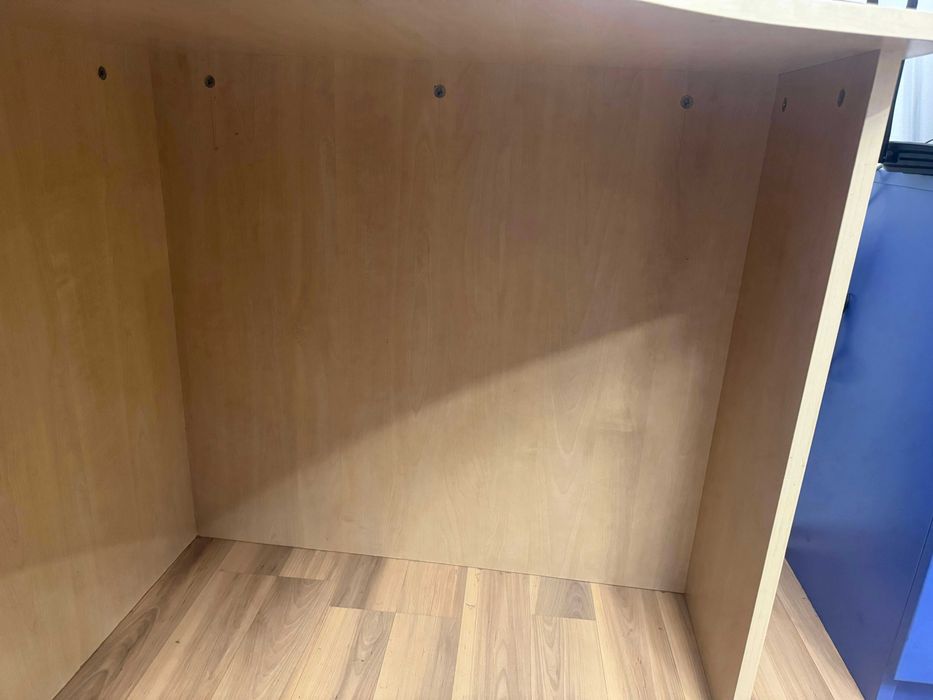 Компютърно ъглово бюро