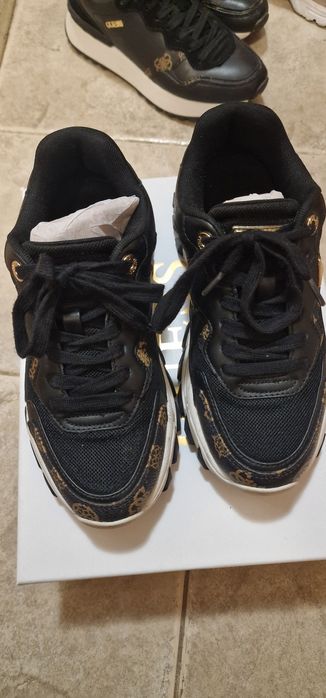 Дамски Guess 37н.