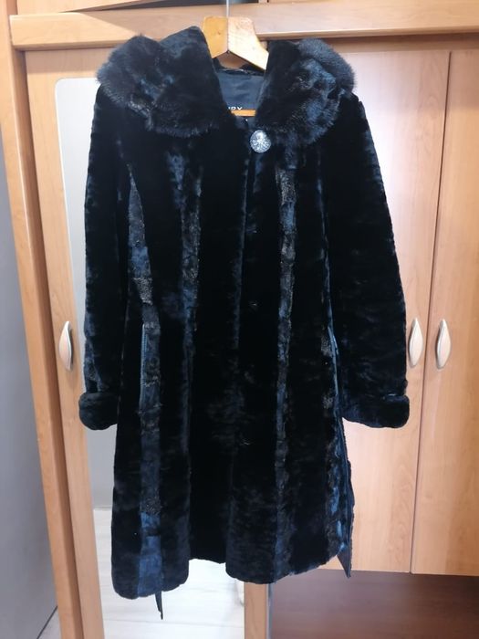 Продам мутоновую шубу