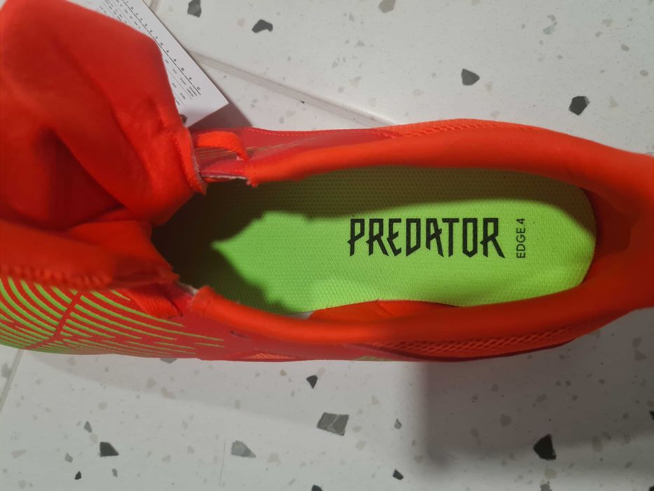 Обувки за футбол Adidas Predator
