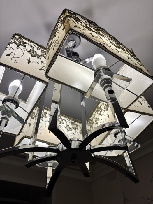 Продам классическую люстру