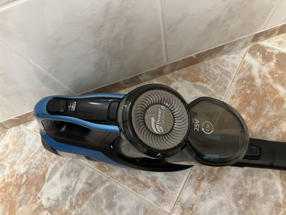 Безкабелна вертикална прахосмукачка Philips SpeedPro Max Aqua