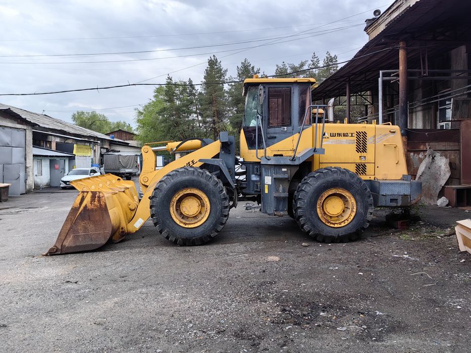 Погрузчик  3 кубовый