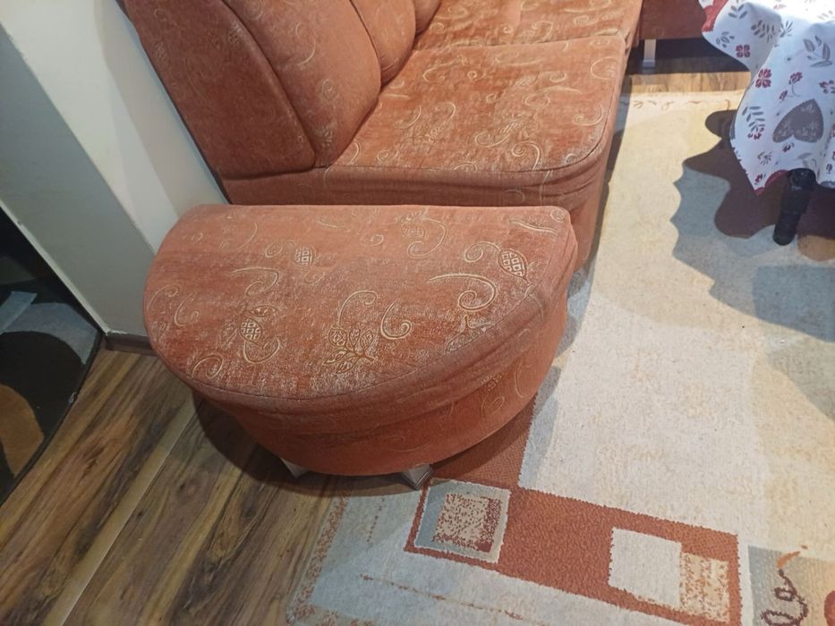 Продавам ъглов диван