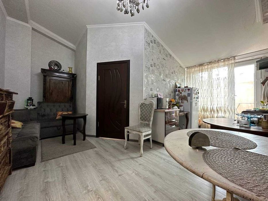 (Добрый) Шастри, 41 м², 1/4/4, Высокопотолочная квартира