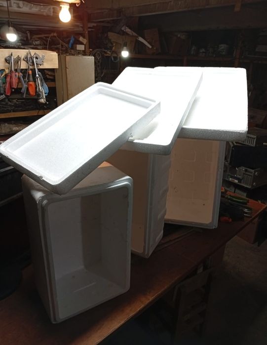 Пластиковый холодильник