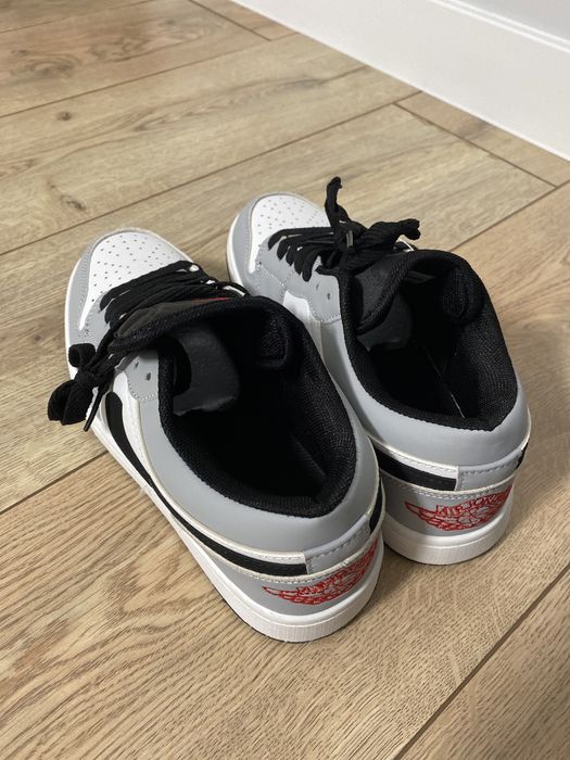 Air jordan кроссовки бело серые