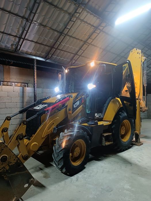 Экскаватор погрузчик 3/1