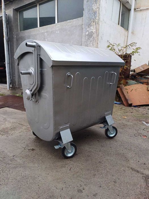 Мусорный металлический контейнер мусорный бак