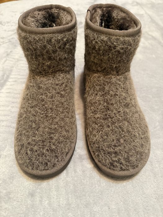 UGG Cushionaire 36