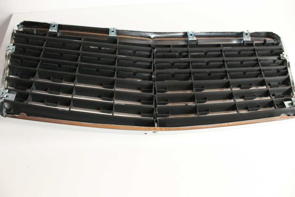 Решетка Мерцедес 124 Авангард Mercedes W124 avangarde Facelift 93-96