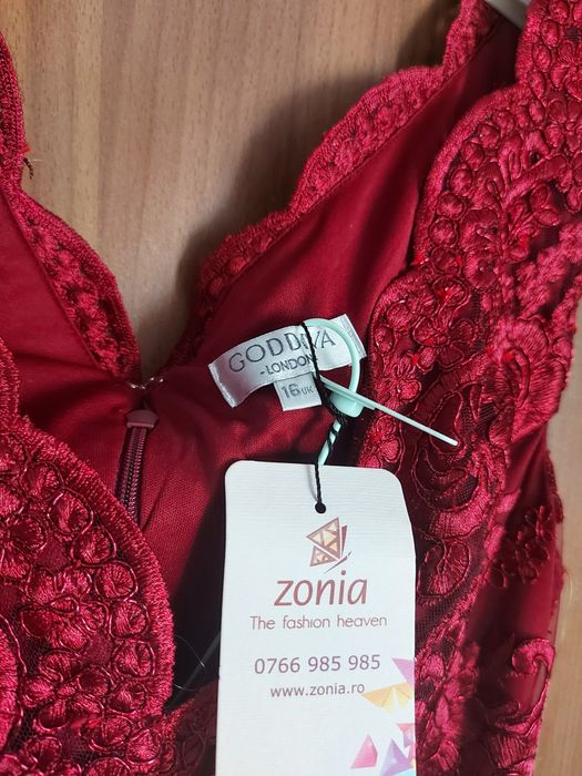 Rochie Goddiva roșie
