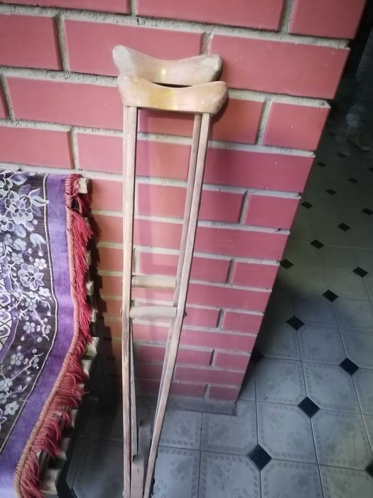 Продам костыли  подмышечные