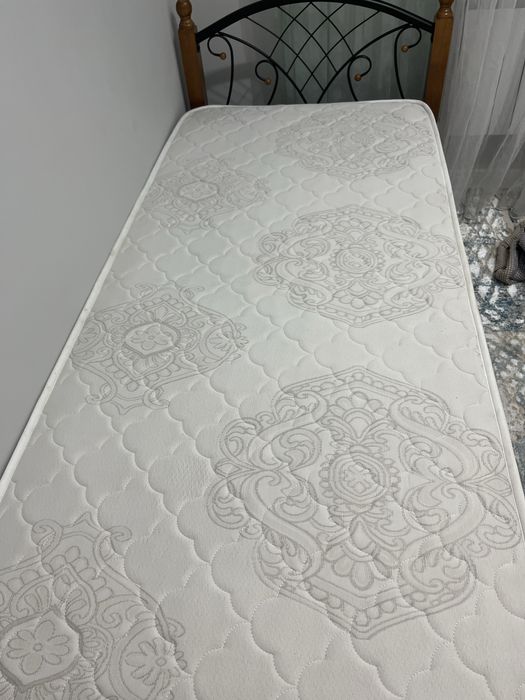 Продается кровать односпальняя