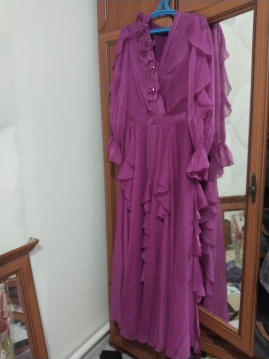 Платья 54 размер тойға бир рет киілген  polen poe нын койлегі