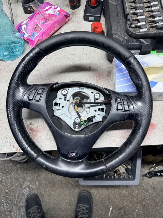 Volan m pachet bmw e90 e91 e92 e93 e87 e81 e82 e88 e84 airbag volan e9