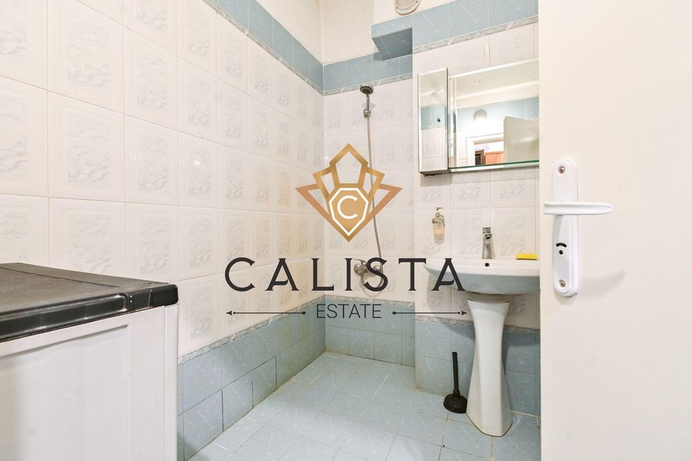 Дава се под наем Тристаен апартамент в София, Център - 85 кв.м за 713.49 € - Снимка #8