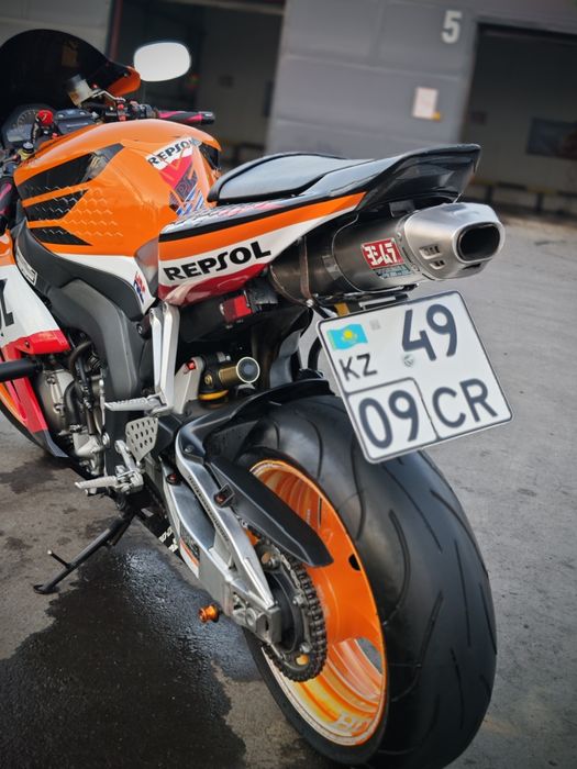 Honda CBR1000RR Fireblade (2005)