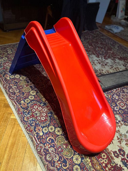 Детска пързалка вътре/навън