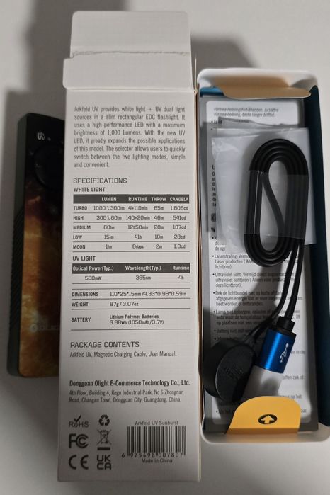 Lanterna Olight Arkfeld UV_sun flare