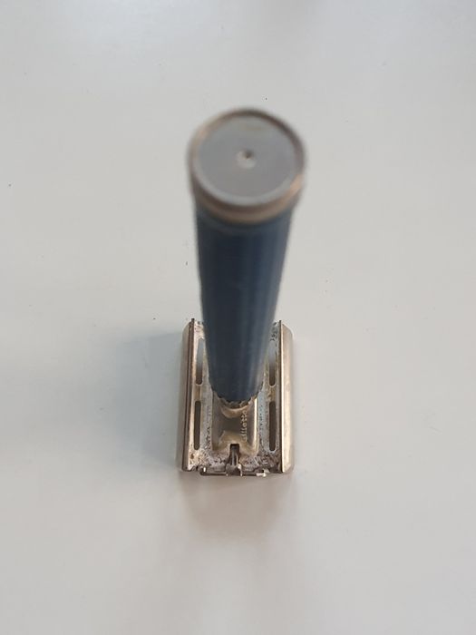 Aparat de ras Gilette