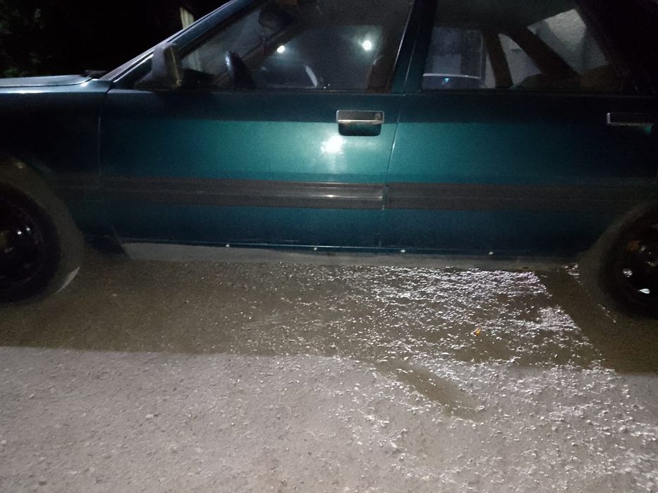 Продаю машину RENAULT21  1988 года