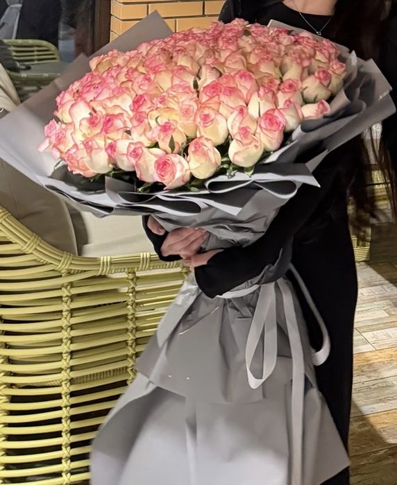 111 штук роза букет огромный