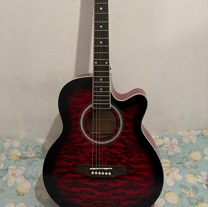 Акустическая гитара б/у