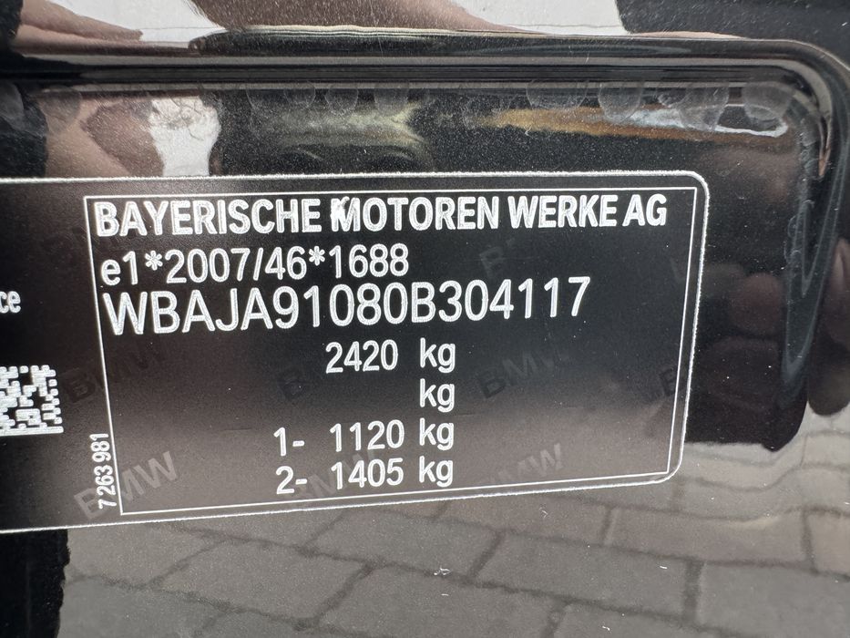 Bmw seria 5  530e  252cp