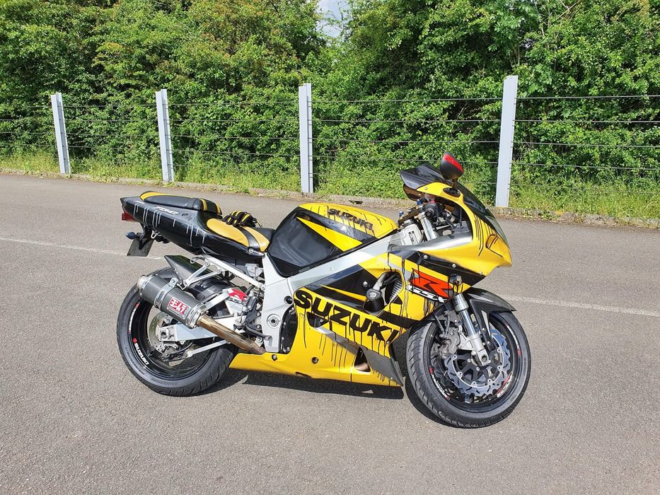 Dezmembrez Gsx R 750 k1 k2 k3 /