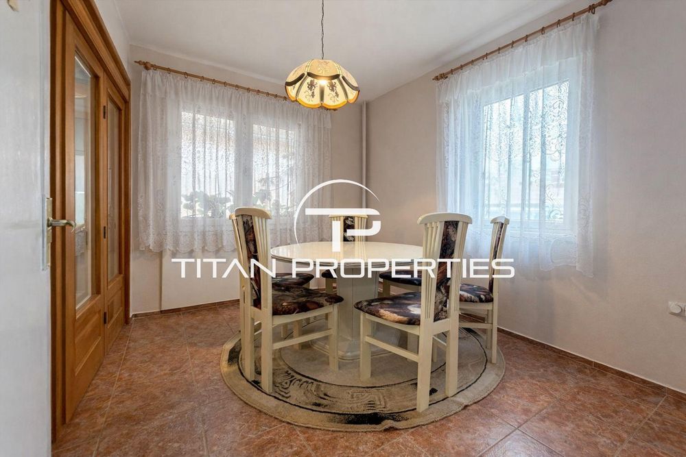 Продава се Тристаен апартамент в Пловдив, Христо Смирненски - 107 кв.м за 2141 €/кв.м - Снимка #2