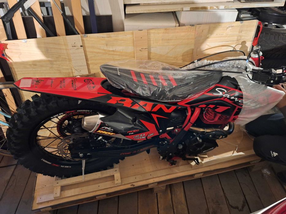 Sanchez Bandit Ендуро кросов мотор 300 Нов