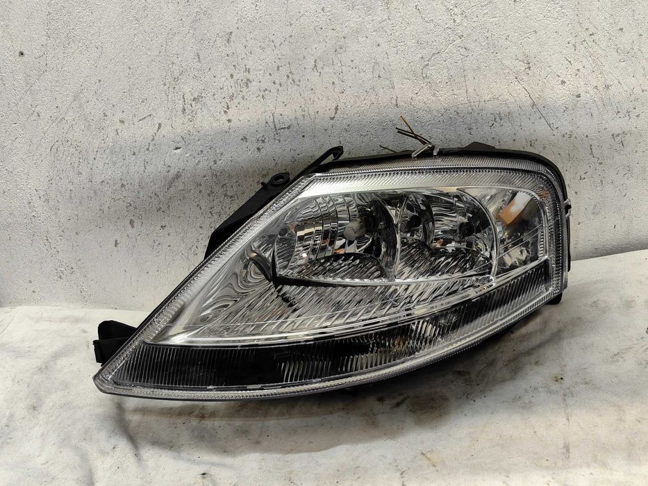 Фар Ситроен Ц3  Citroen C3