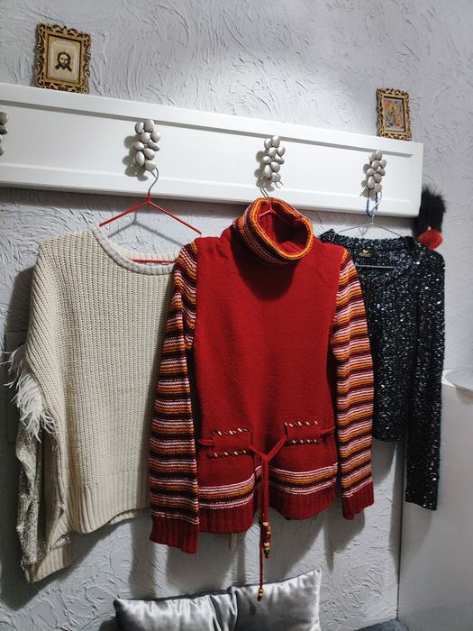 Свитера , кофты и вязанные платья