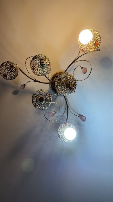 Люстры б/у в нормальном состоянии