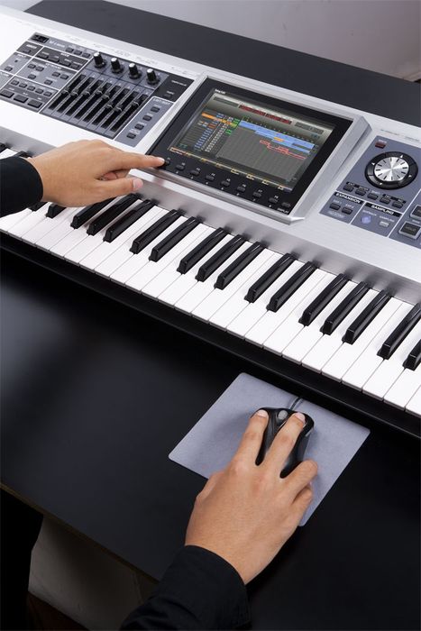 Roland Fantom G8