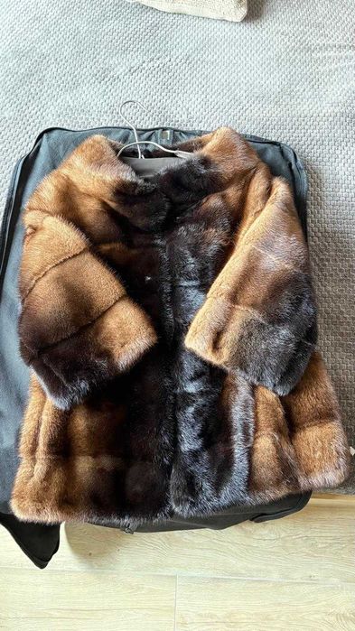 Продам шубу норковую