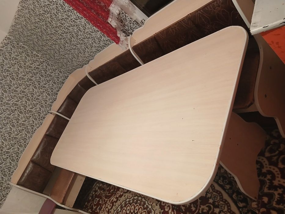 Кухонный стол хороший