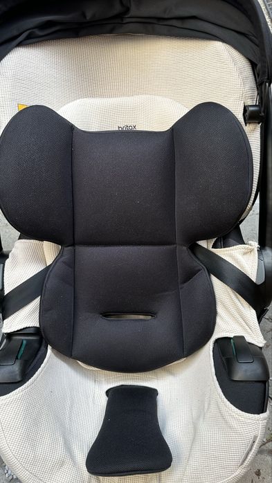 Scoica Britax Römer Baby Safe Pro si Isofix Vario Base