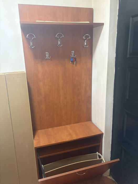 Cuier cu spatiu de depozitare pantofi