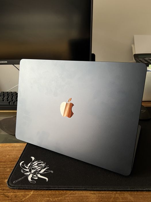 Macboock air m2 8ram 512gb 100%baterie ca nou