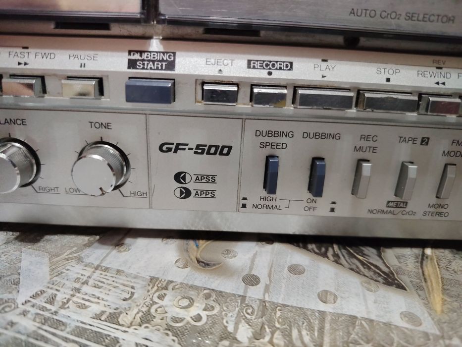 Продаётся культовый двухкассетный магнитофон Sharp GF-500