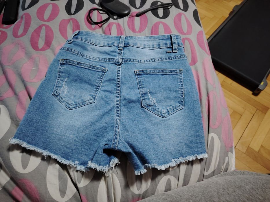 Къси модерни дънкови панталонки