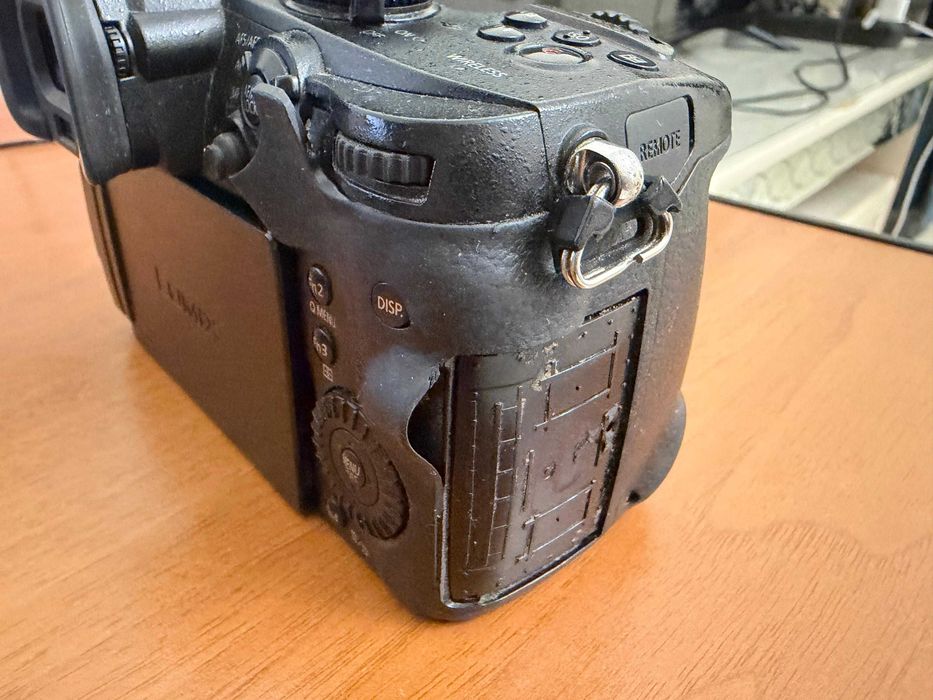 Lumix gh5 kit 12-35mm f/2.8