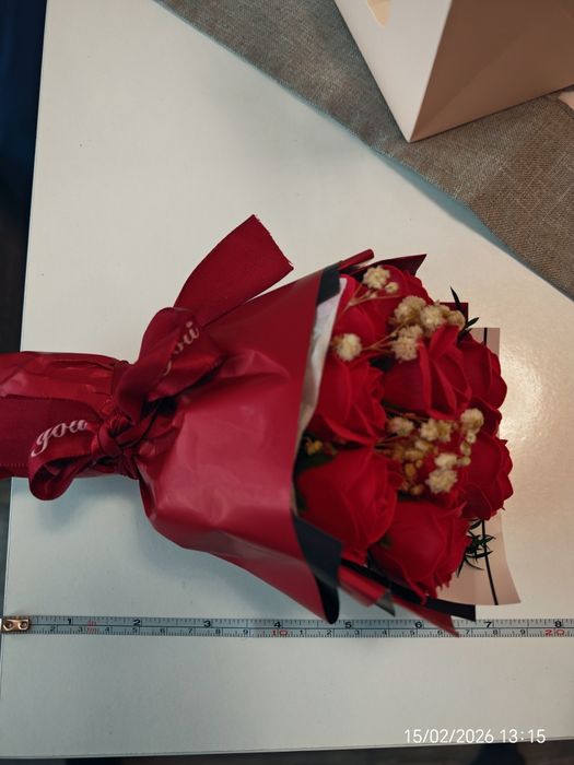 Мини 9 рози в опаковъчна торбичка