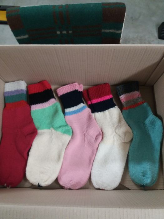 Sosete crosetate manual, deosebite