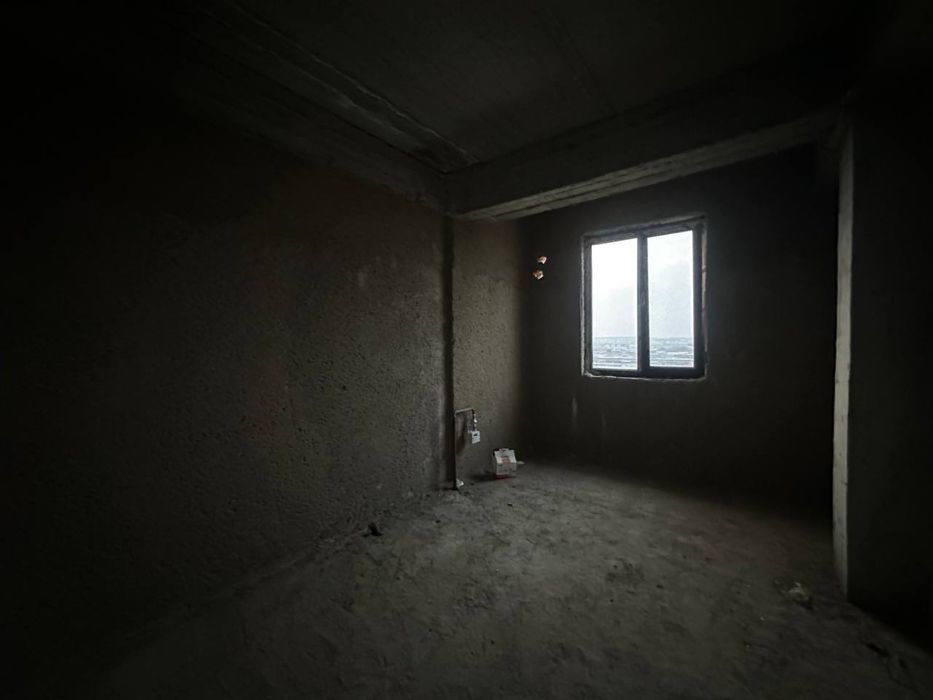 Продаётся 3-комнатная квартира в новостройке.