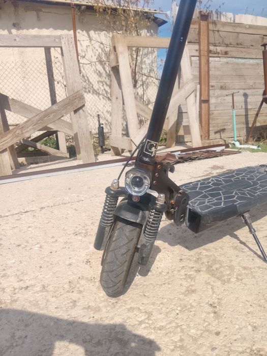 (ТОРГ)Электросамокат в нормальном состаянии