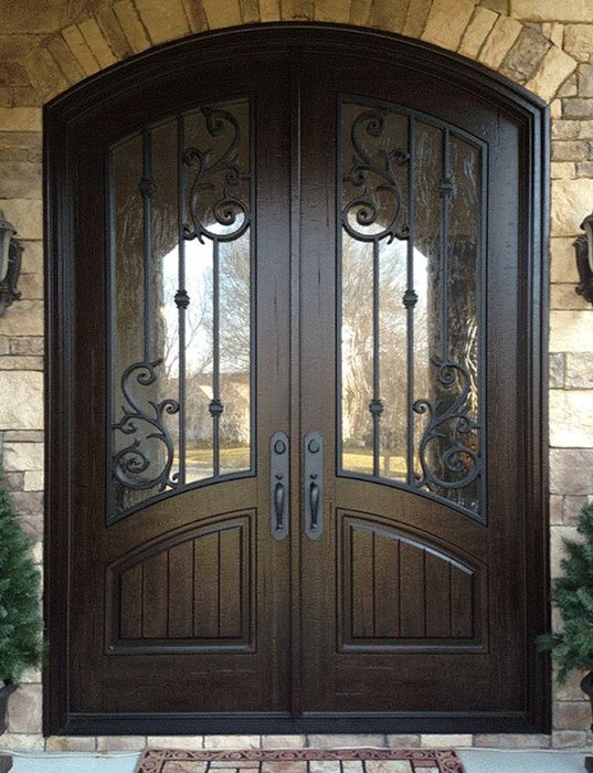 Изготовим по заказу металлические двери любой формы.