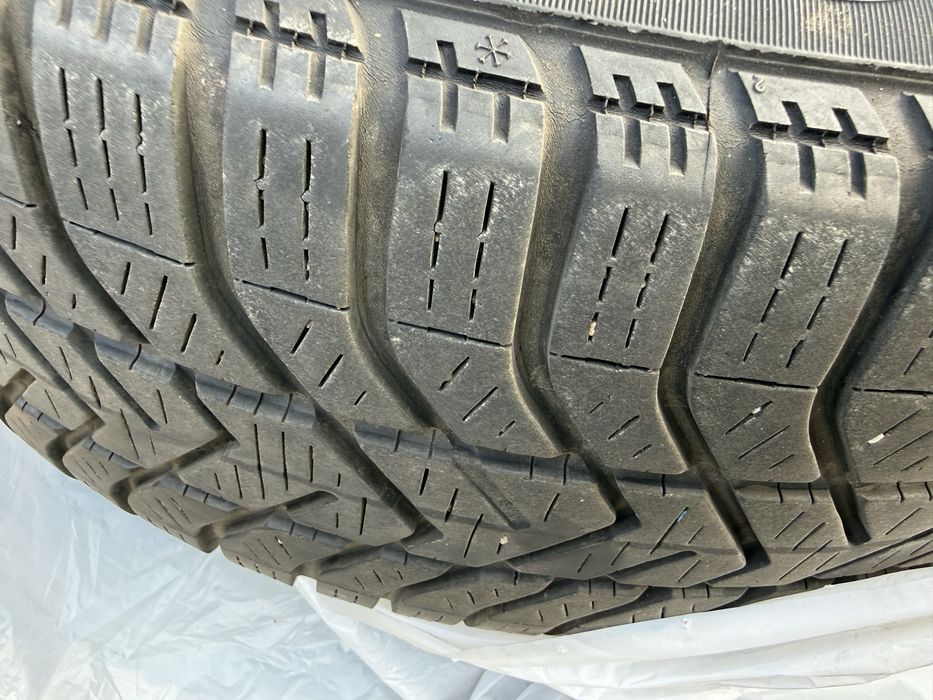 4 джанти с 4 зимни гуми BMW 195/55/17 Pirelli
